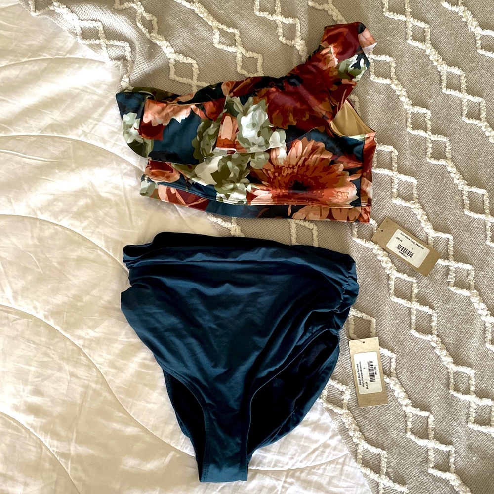 NWT Albion Fit 2-piece set, sz L